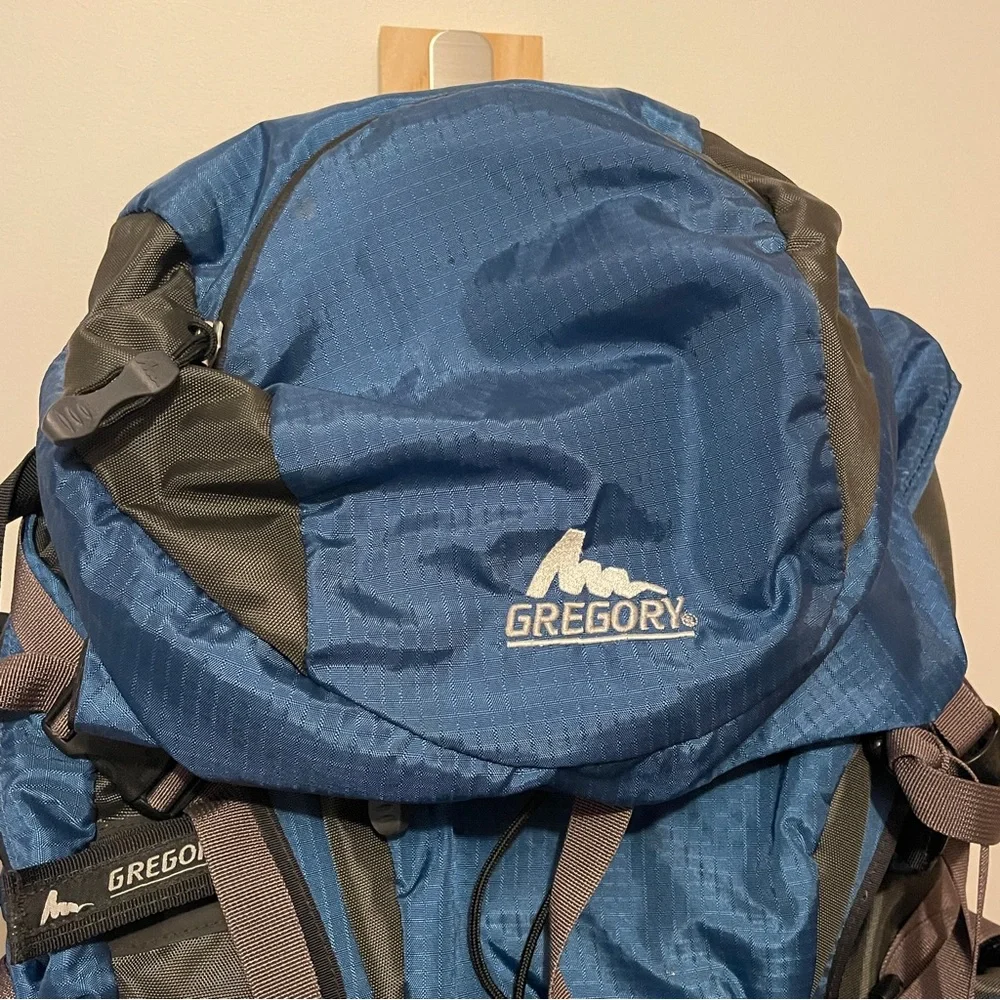 Gregory Deva 60 WXS Hiking Backpack Blue and Black